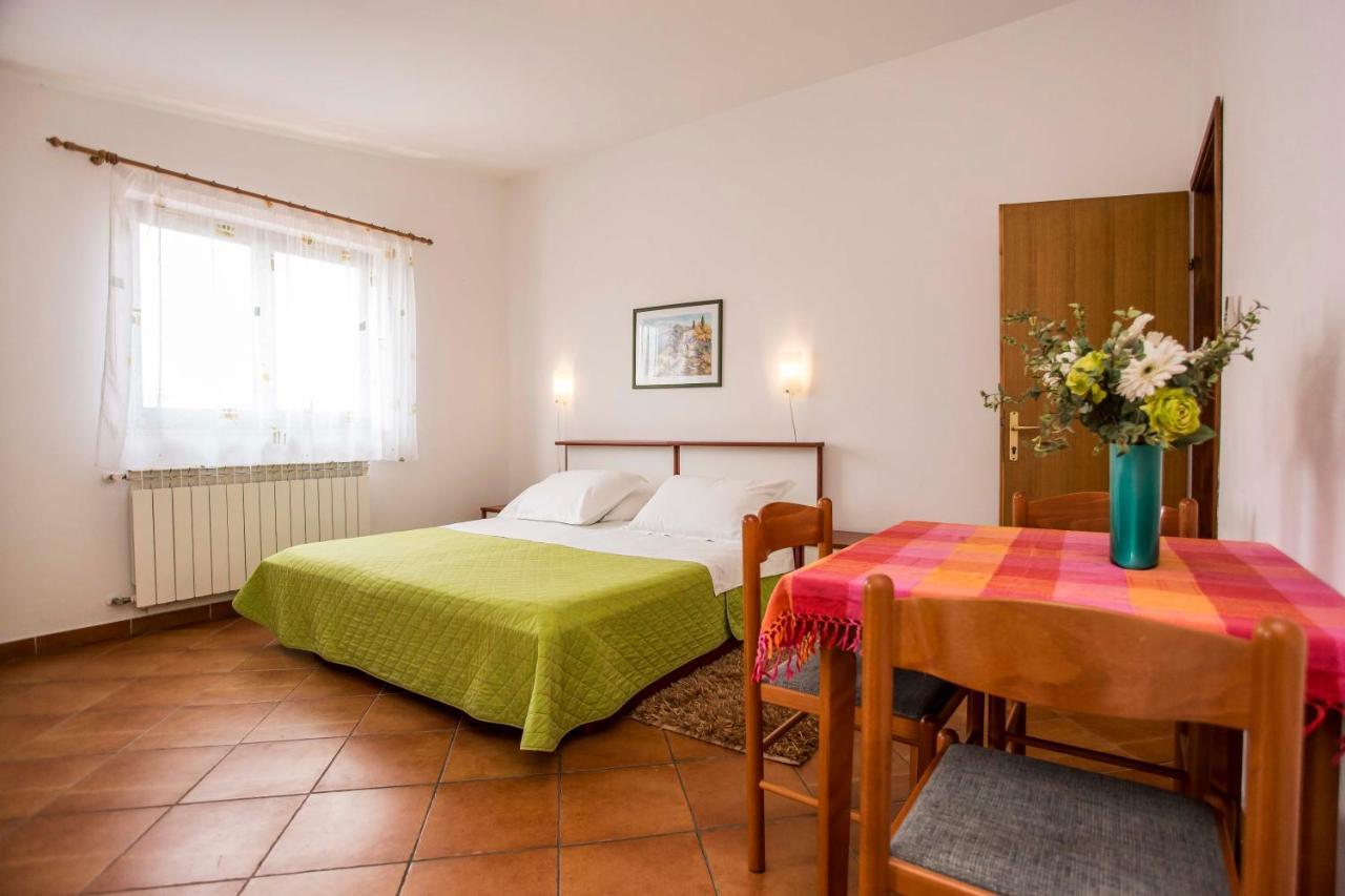 Apartments Romano Rovinj Bagian luar foto