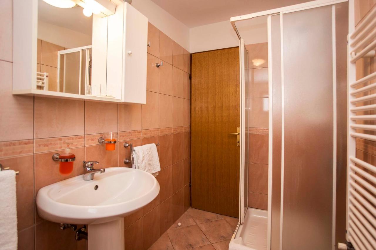 Apartments Romano Rovinj Bagian luar foto