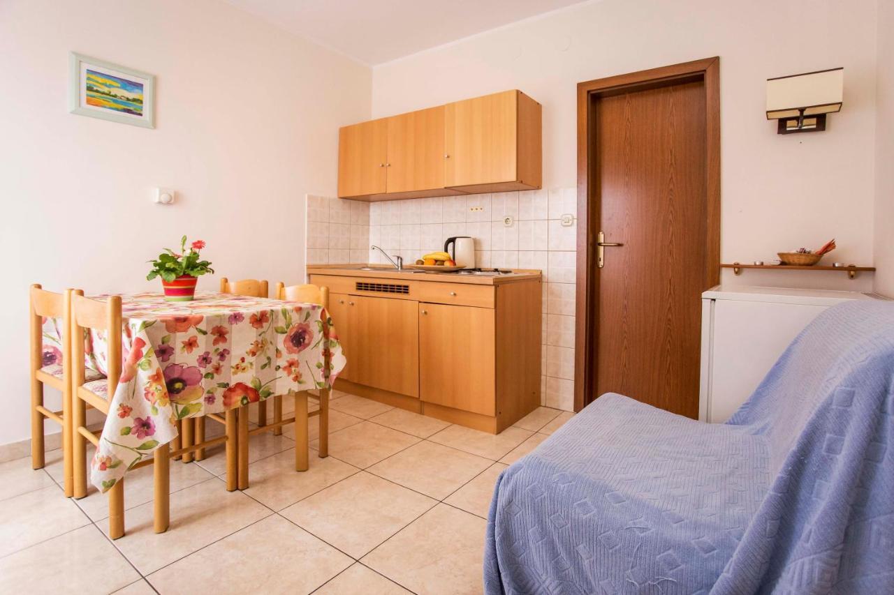 Apartments Romano Rovinj Bagian luar foto