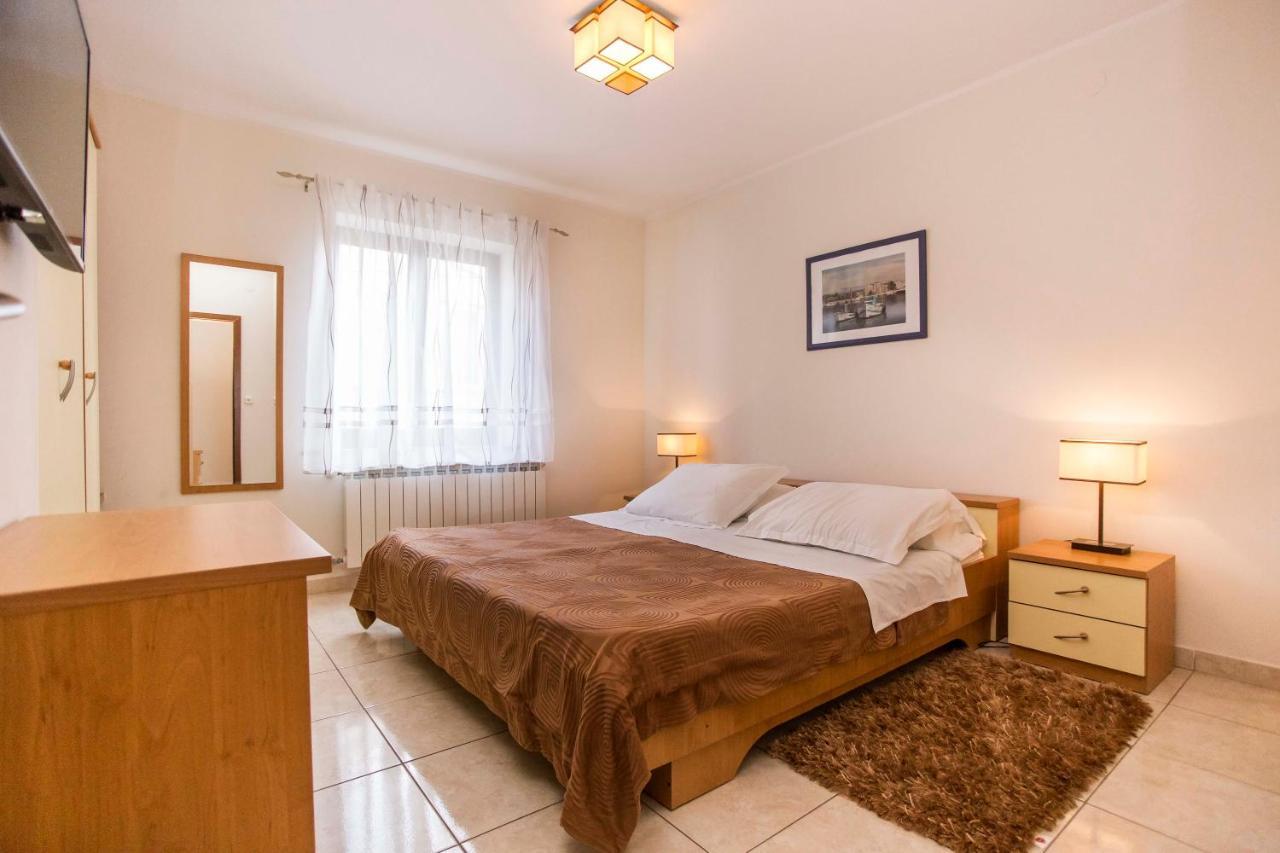 Apartments Romano Rovinj Bagian luar foto