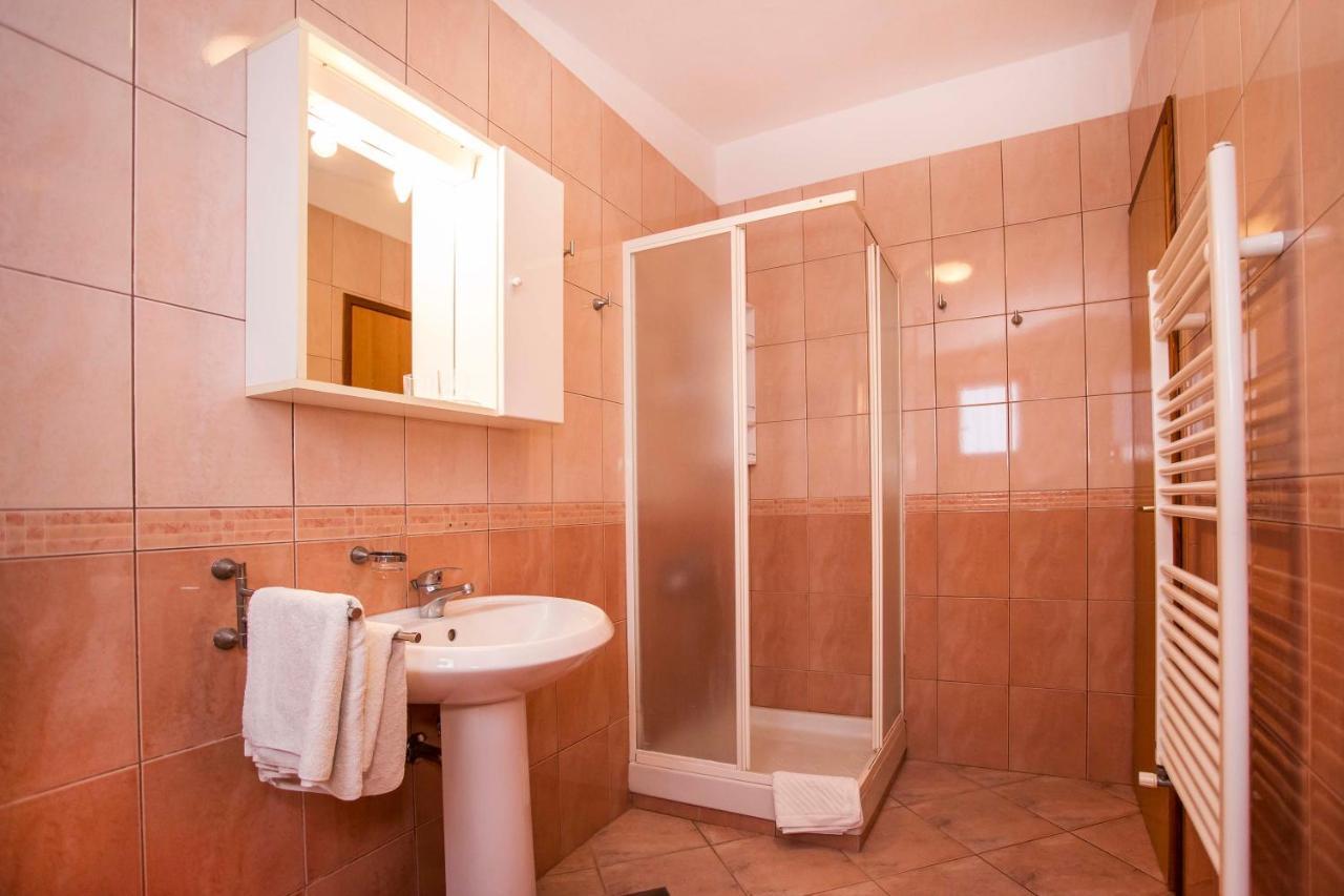 Apartments Romano Rovinj Bagian luar foto
