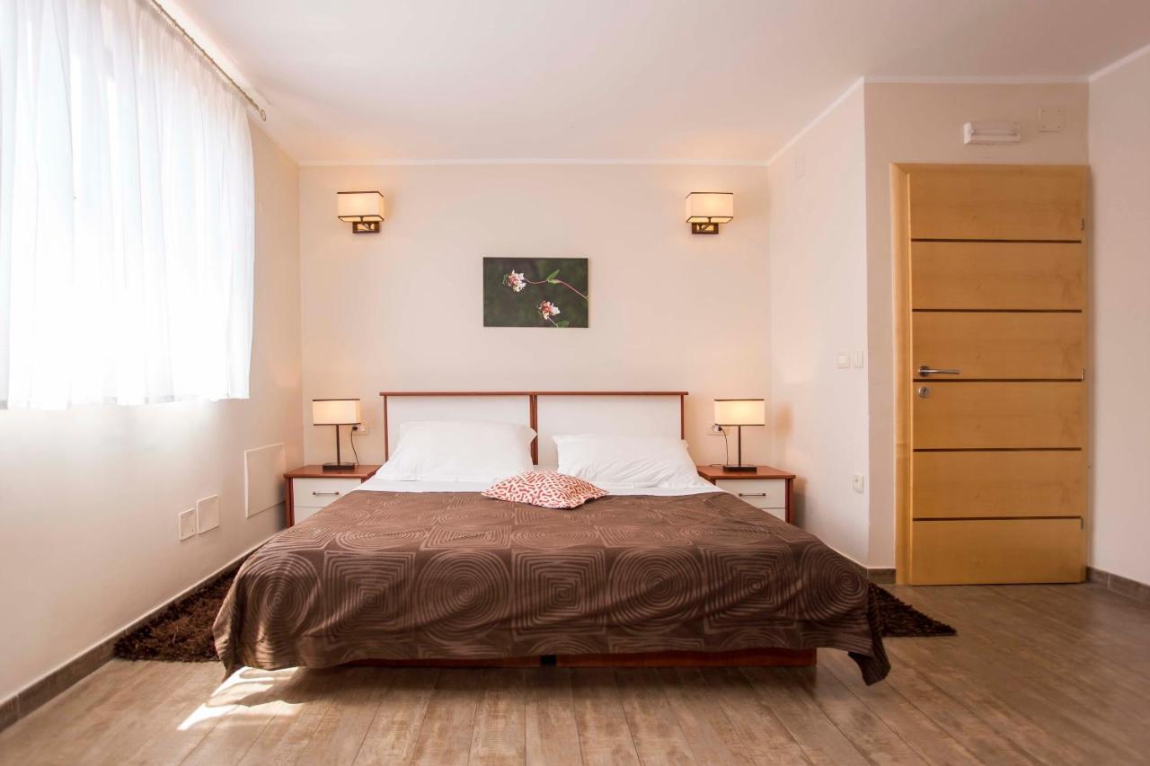 Apartments Romano Rovinj Bagian luar foto
