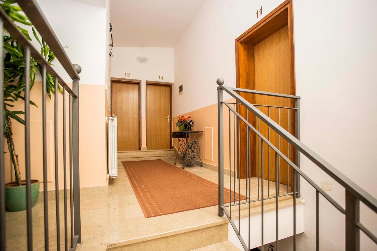 Apartments Romano Rovinj Bagian luar foto
